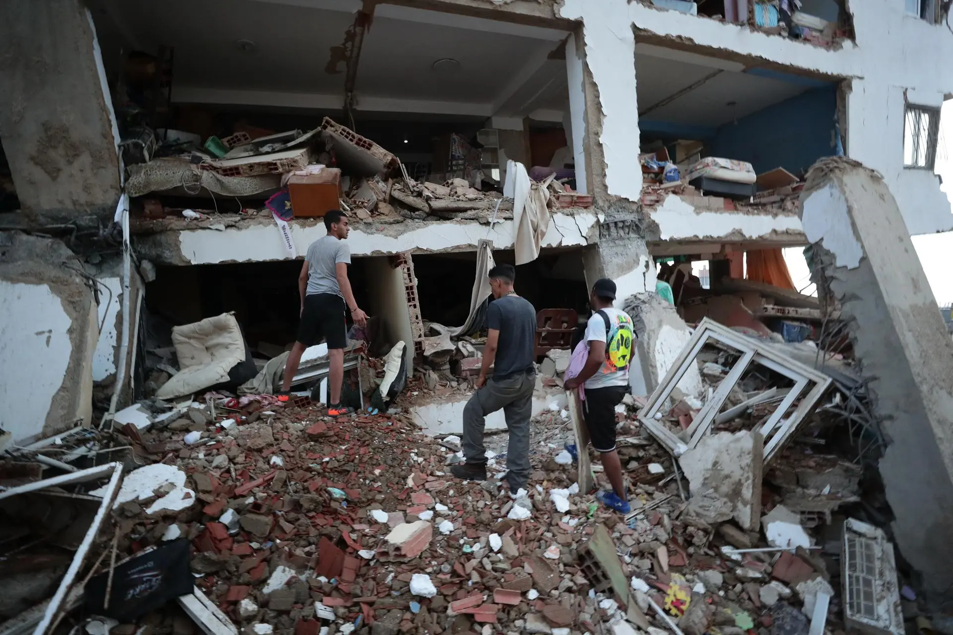 Puerto Rico Weighs Venezuela Aid Amidst Unique Political Complexities